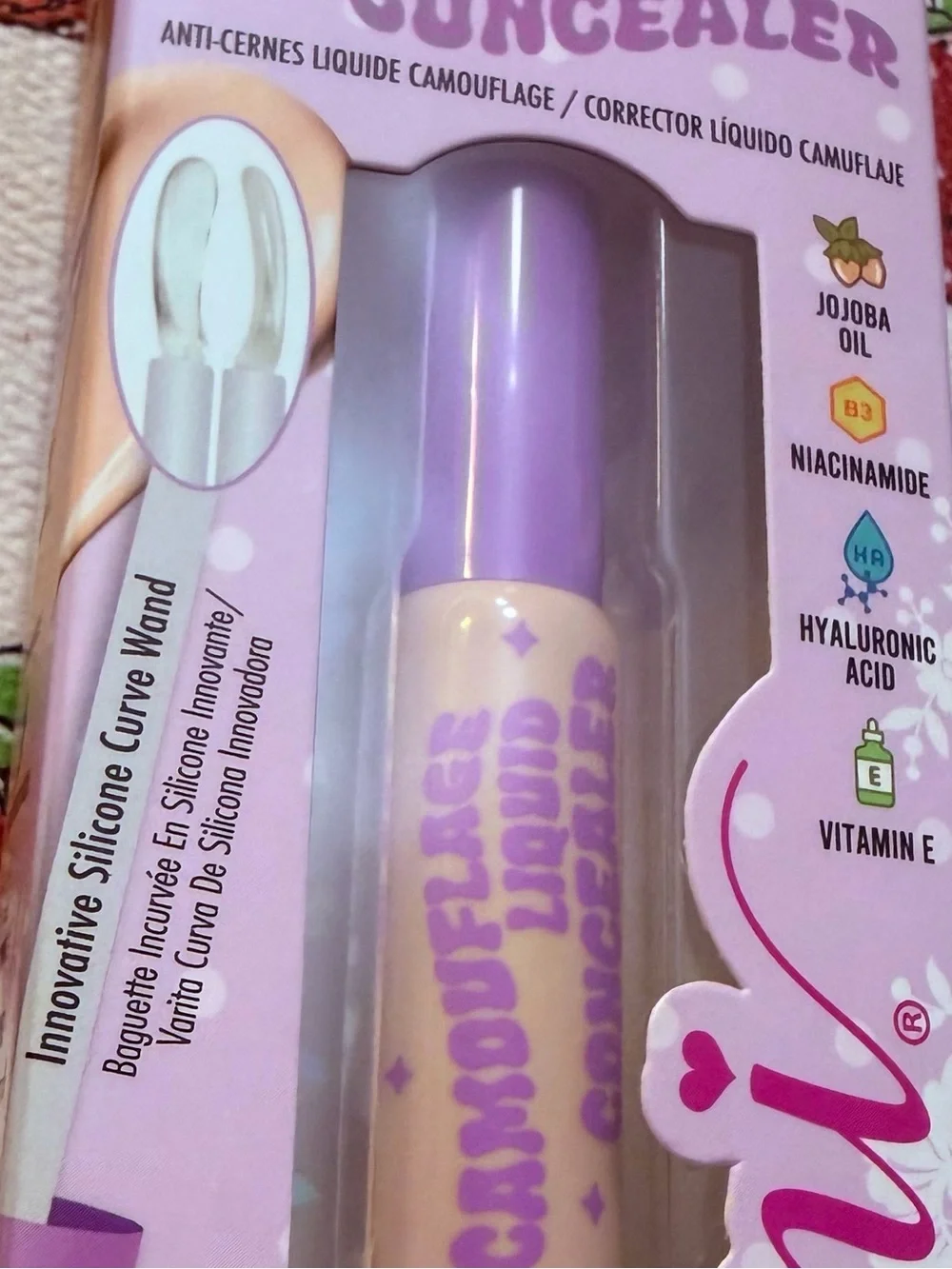 Limited edition VIRAL hyaluronic acid anti crease rLiquid Concealer - Cool Light